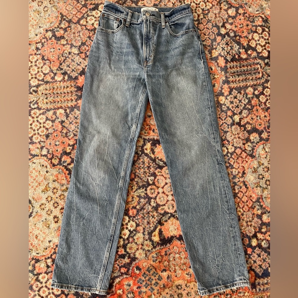 Abercrombie 90’s straight ultra high rise jeans